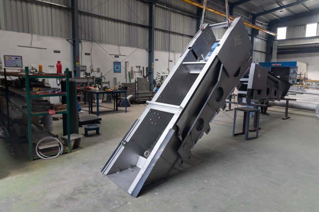 How Step Screens Reduce Energy Consumption in Wastewater Treatment How Step Screens Reduce Energy Consumption in Wastewater Treatment